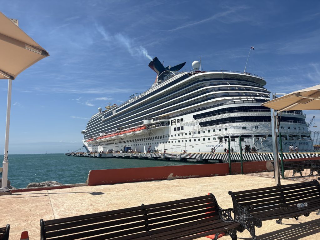 carnival breeze ship