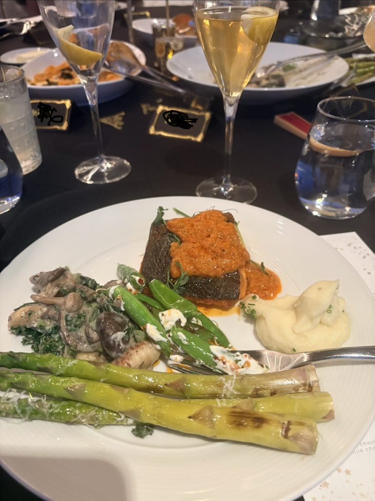 crown room food1